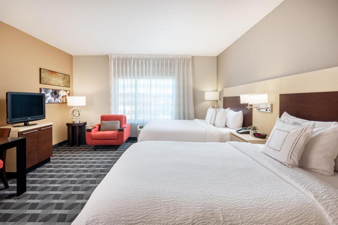 Towneplace Suites By Marriott Charlotte Мурсвилл Экстерьер фото