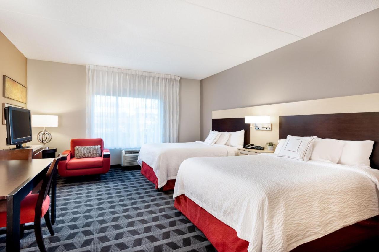 Towneplace Suites By Marriott Charlotte Мурсвилл Экстерьер фото