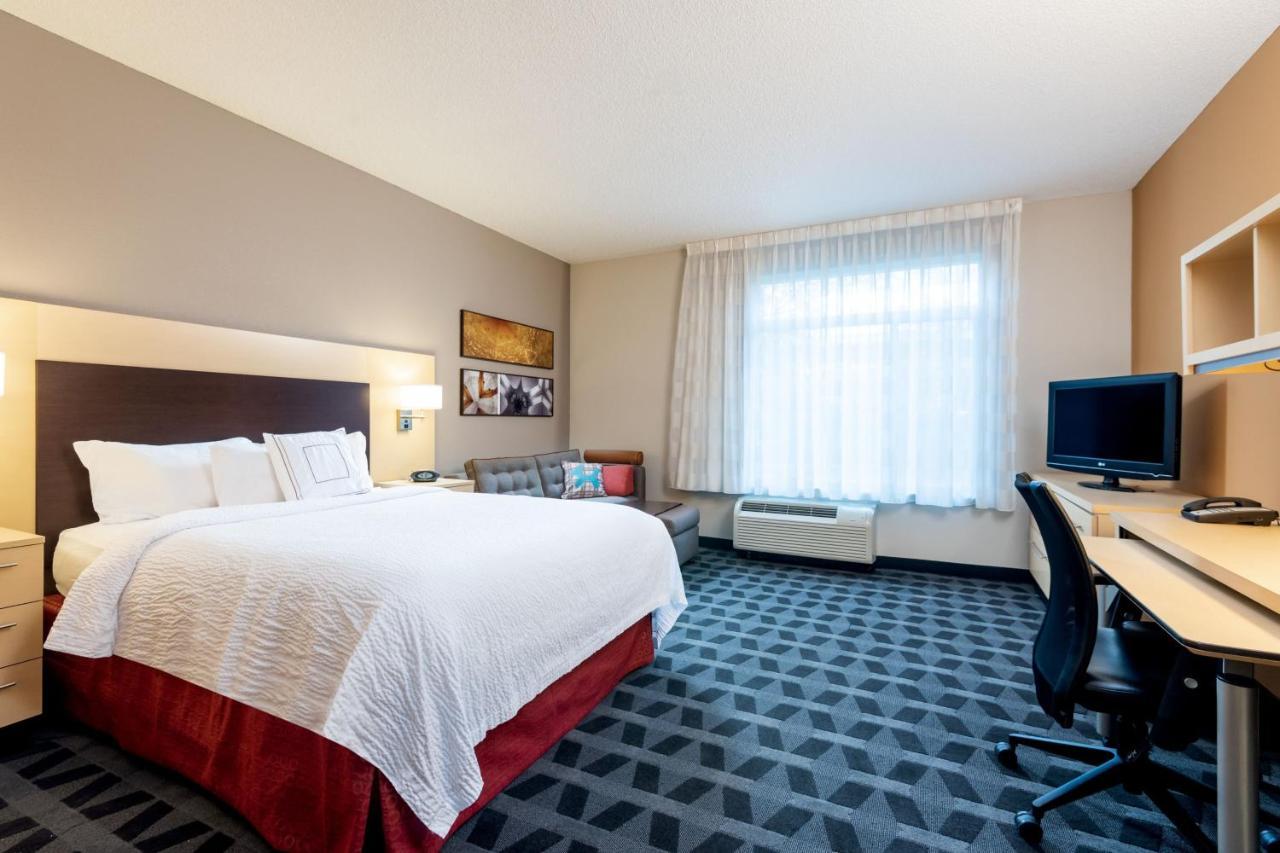 Towneplace Suites By Marriott Charlotte Мурсвилл Экстерьер фото