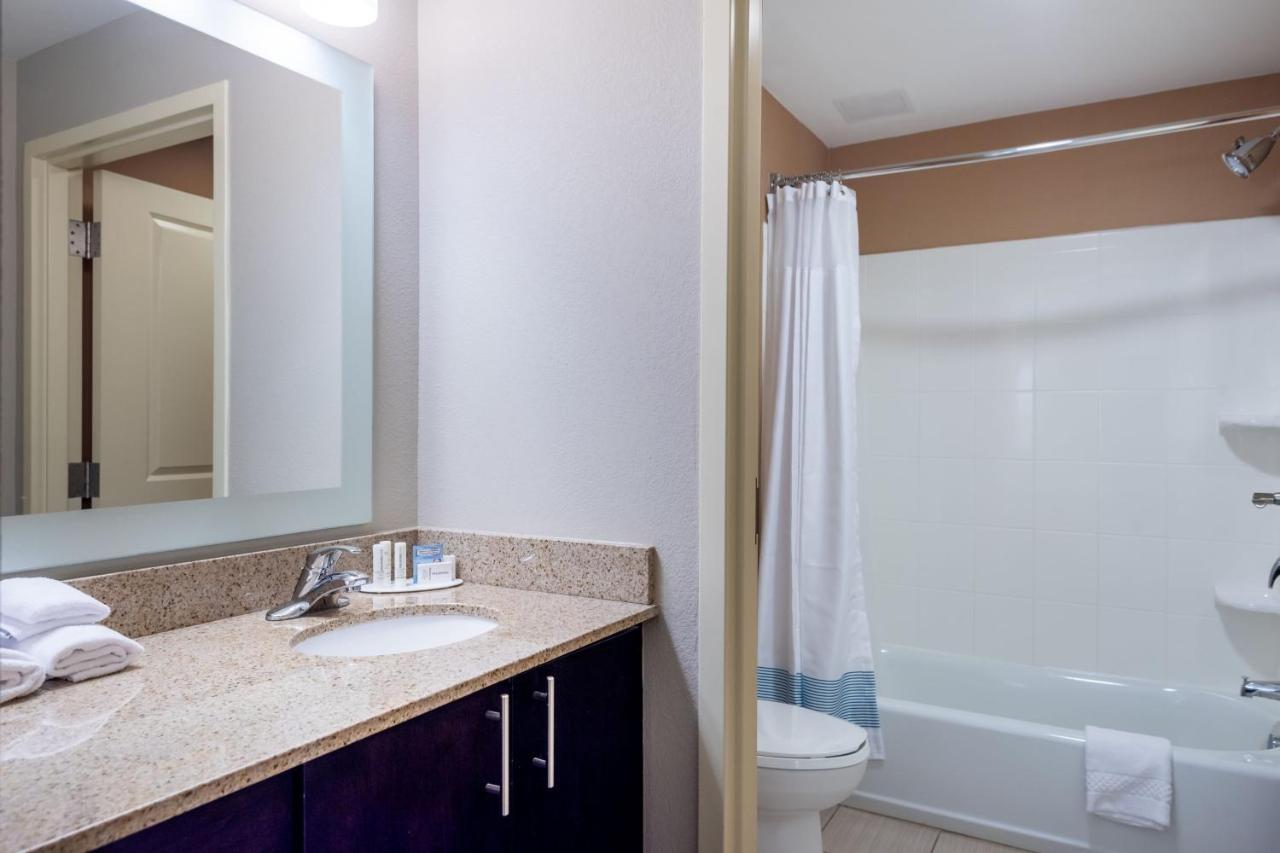 Towneplace Suites By Marriott Charlotte Мурсвилл Экстерьер фото