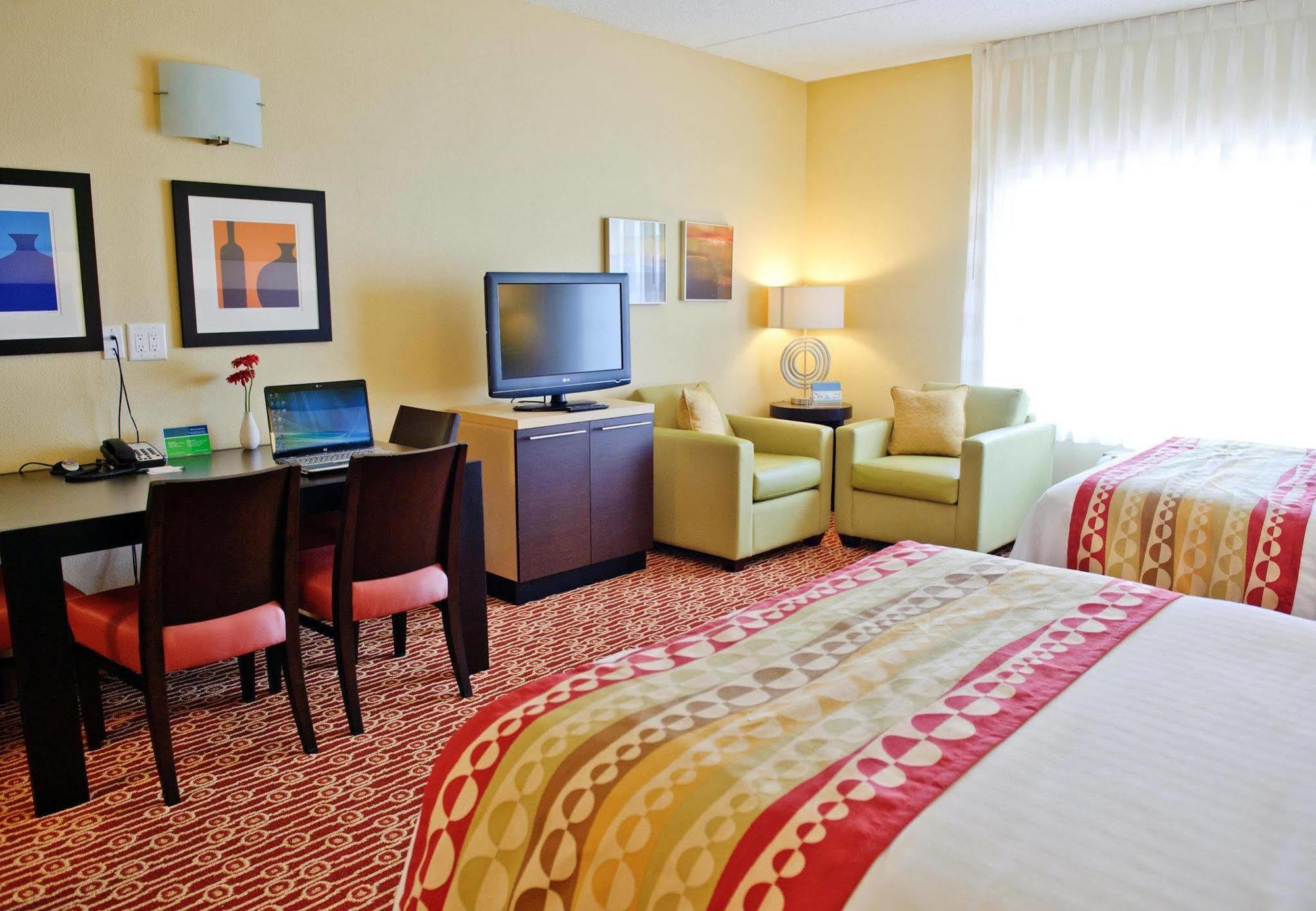 Towneplace Suites By Marriott Charlotte Мурсвилл Номер фото